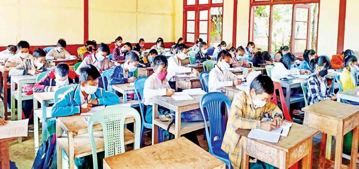 လူတိုင်း လူတိုင်းသည် . . . 