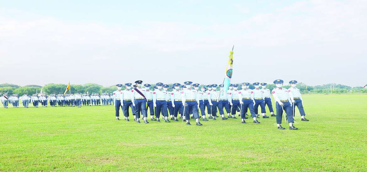 မိုးမြင့်တောင်ပံ . . . တိမ်ယံထိုးဖွင့် . . . တံခွန်လွှင့်ပြီ